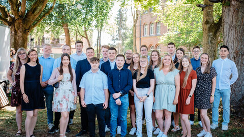 Anwärter*innen des Finanzamts Korbach-Frankenberg gemeinsam mit der Ausbildungsstelle