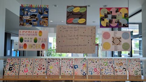 Kunstwerke aus dem Finanzamt Wiesbaden.